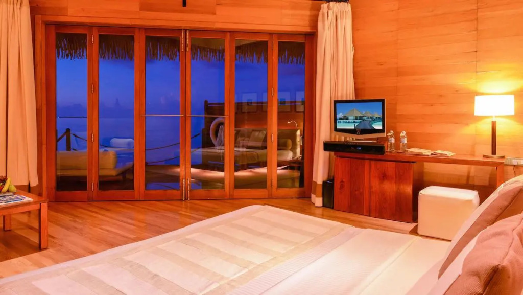 Раа Атолл: Курорт Adaaran Prestige Water Villas - with Dine around Premium All inclusive - 24 hours – 45 Minutes from Male by Seaplane