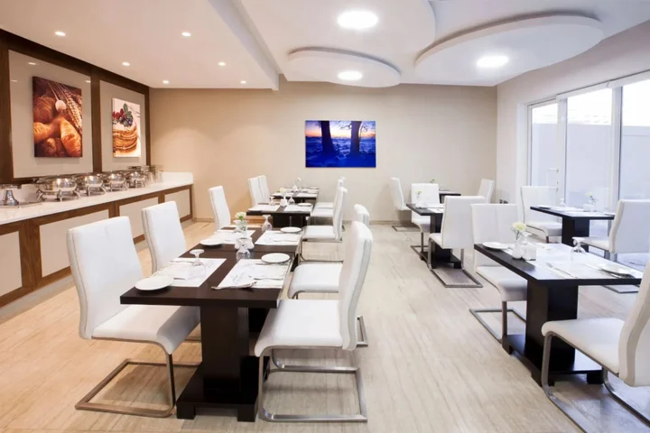 Дубай: Al Sarab Hotel