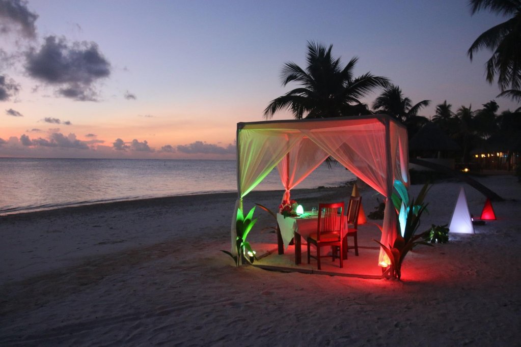 Атолл Адду: Canareef Resort Maldives