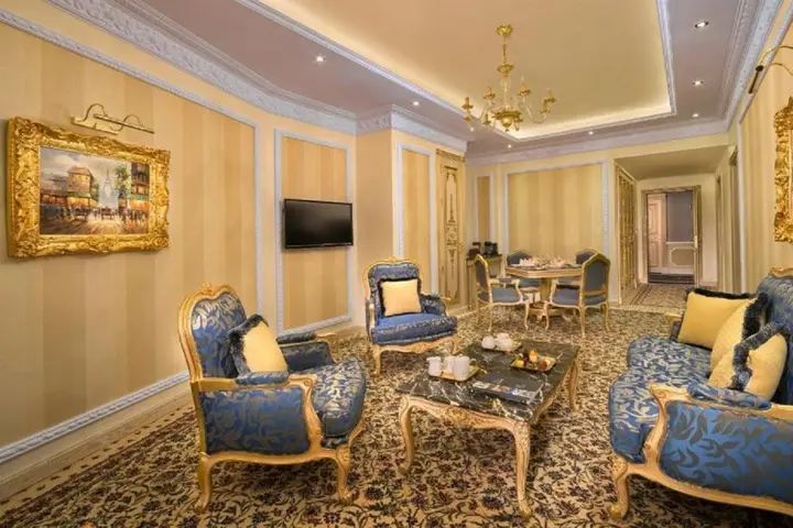 Абу-Даби: Royal Rose Abu Dhabi, a Curio by Hilton Affiliated Hotel