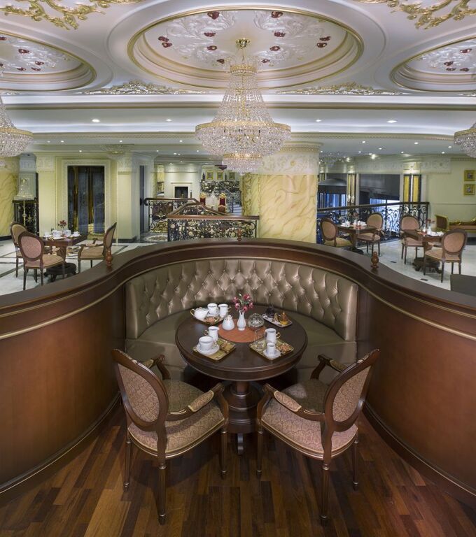Абу-Даби: Royal Rose Abu Dhabi, a Curio by Hilton Affiliated Hotel