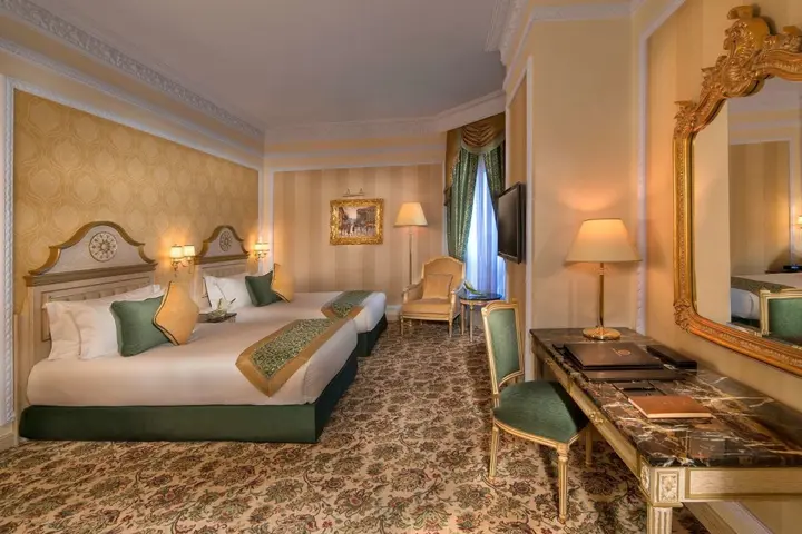 Абу-Даби: Royal Rose Abu Dhabi, a Curio by Hilton Affiliated Hotel