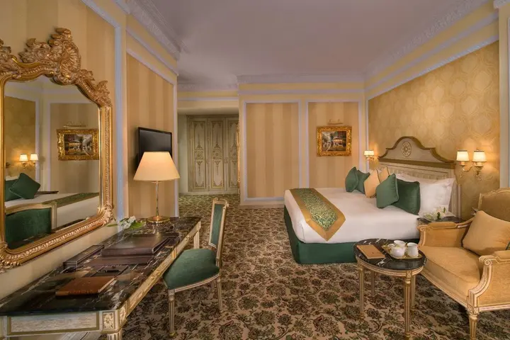 Абу-Даби: Royal Rose Abu Dhabi, a Curio by Hilton Affiliated Hotel