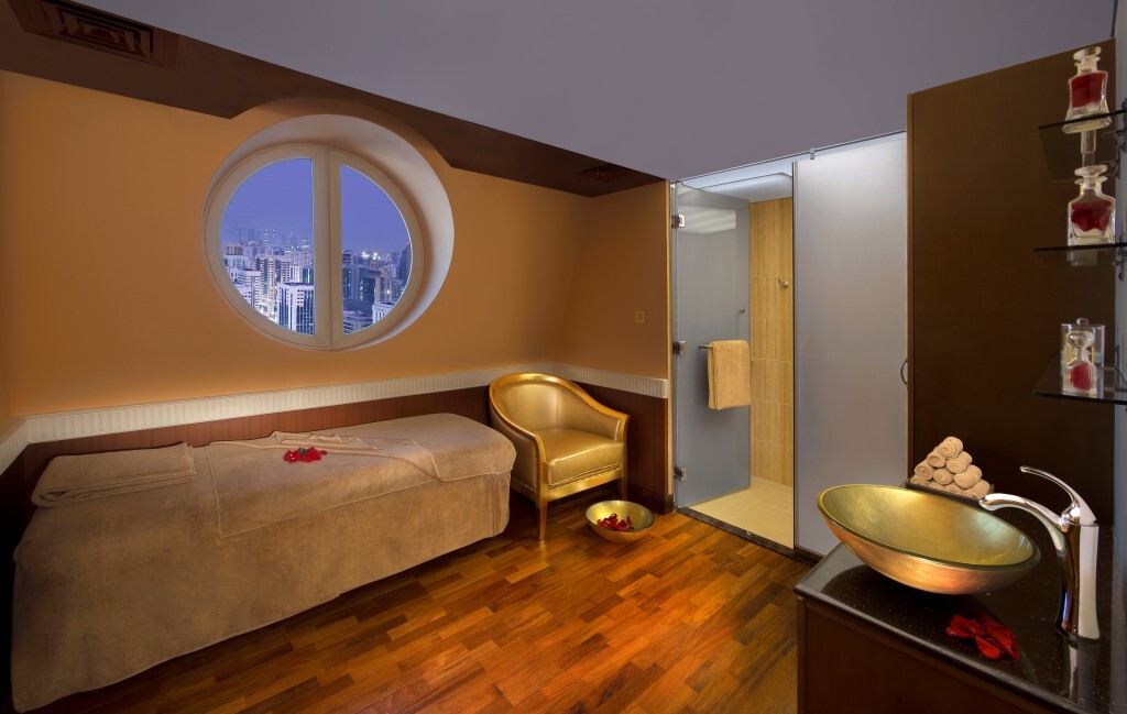 Абу-Даби: Royal Rose Abu Dhabi, a Curio by Hilton Affiliated Hotel
