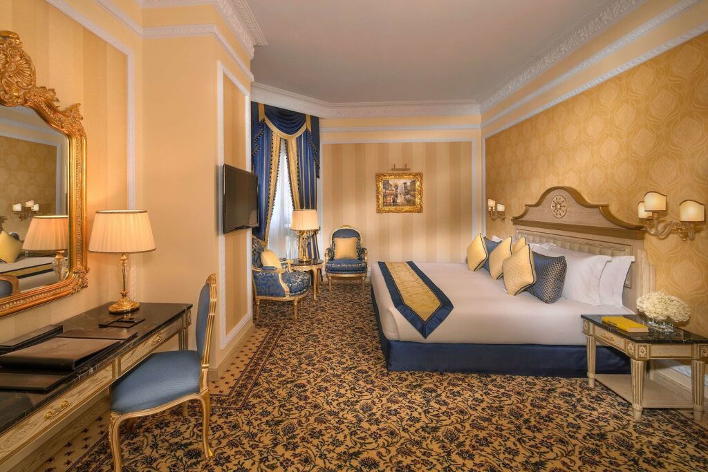 Абу-Даби: Royal Rose Abu Dhabi, a Curio by Hilton Affiliated Hotel