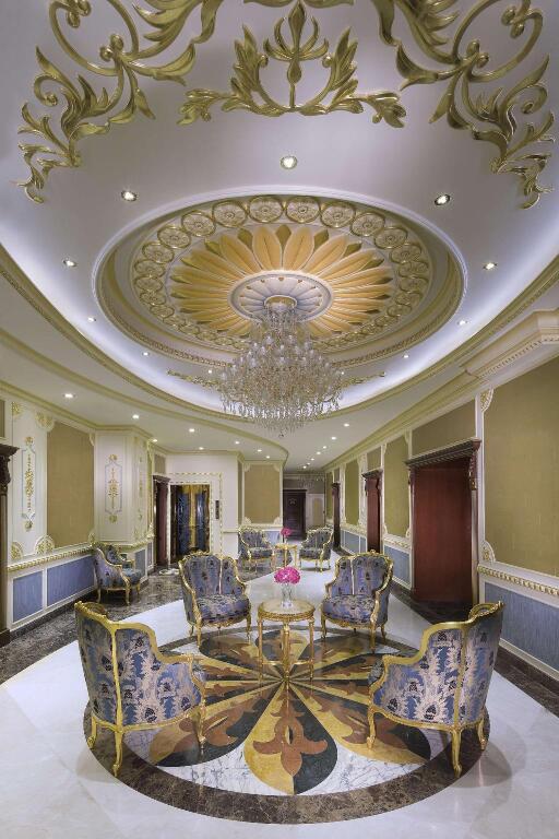 Абу-Даби: Royal Rose Abu Dhabi, a Curio by Hilton Affiliated Hotel