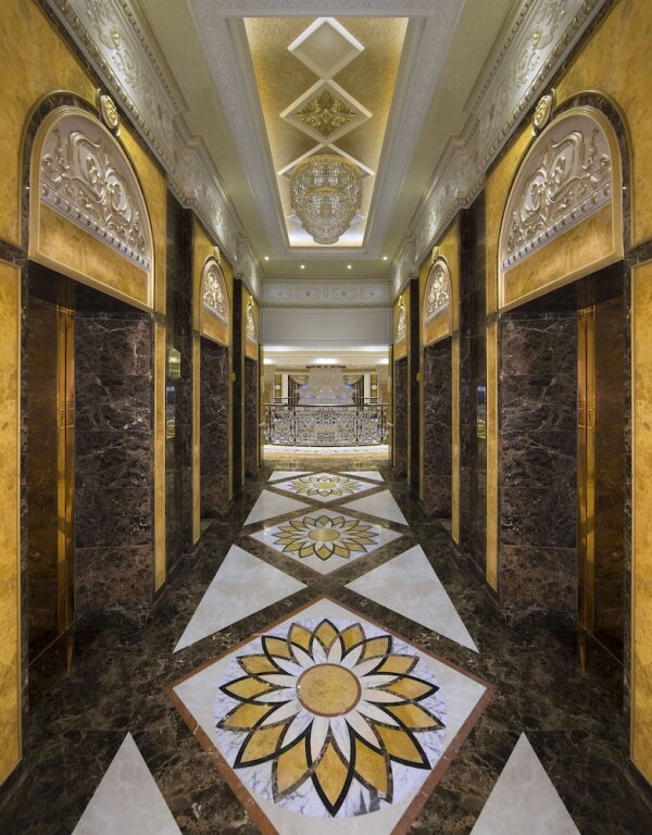 Абу-Даби: Royal Rose Abu Dhabi, a Curio by Hilton Affiliated Hotel