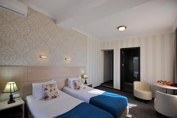 Тбилиси: Отель Light House Old City Hotel