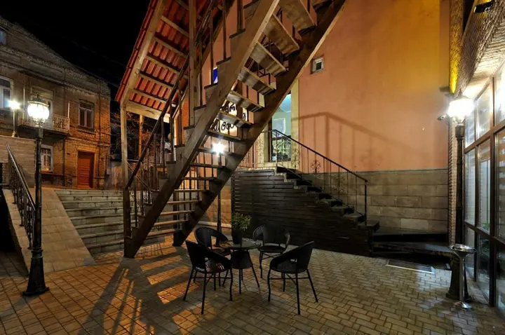 Тбилиси: Отель Light House Old City Hotel