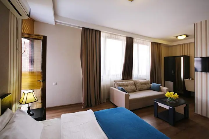 Тбилиси: Отель Light House Old City Hotel