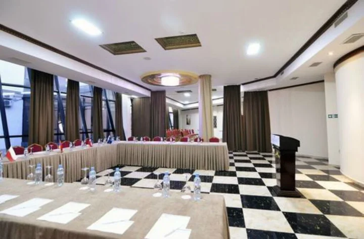 Тбилиси: Отель Cron Palace Tbilisi