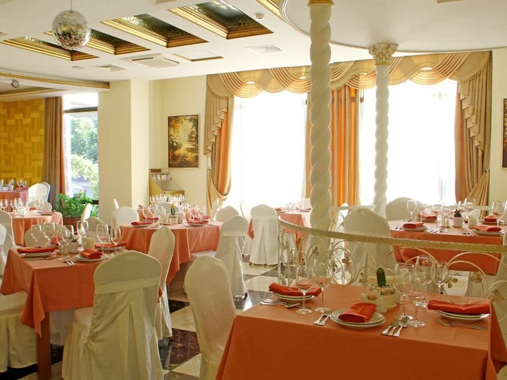 Тбилиси: Отель Cron Palace Tbilisi