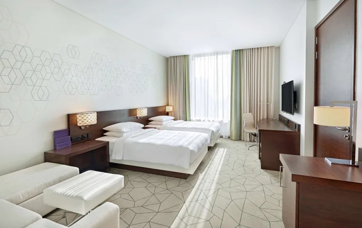 Дубай: Hyatt Place Dubai Baniyas Square