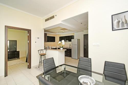 Дубай: Luxury 2BR Marina Gate 3