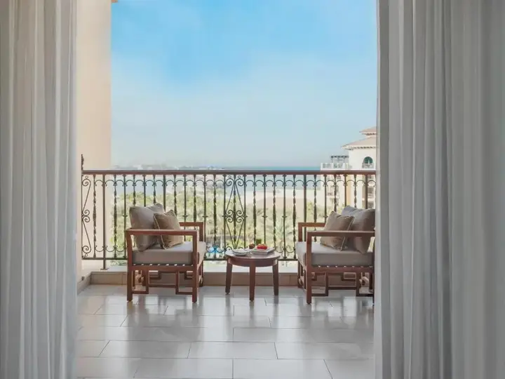 Дубай: Four Seasons Resort Dubai at Jumeirah Beach