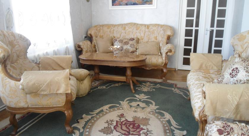 Иджеван: Guest House Anakhit