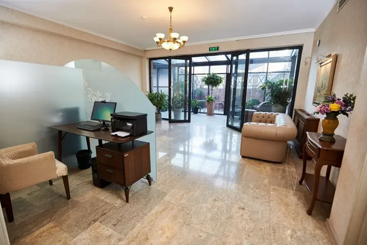 Тбилиси: Tbilisi Laerton Hotel