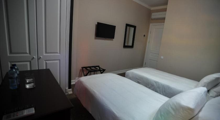 Батуми: Piazza Inn