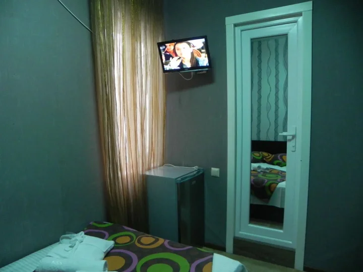 Батуми: Hotel Leon