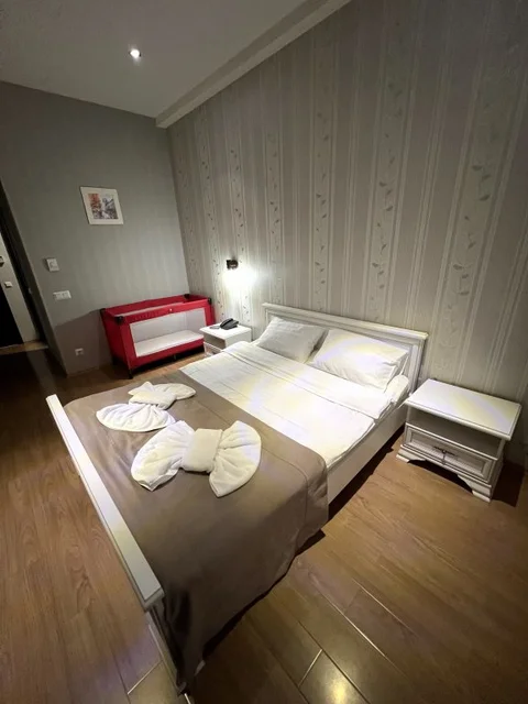 Тбилиси: Отель Granada Hotel and Restaurant
