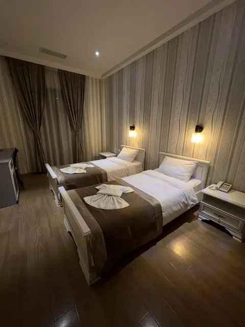 Тбилиси: Отель Granada Hotel and Restaurant