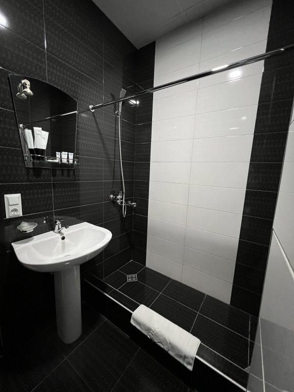 Тбилиси: Отель Granada Hotel and Restaurant