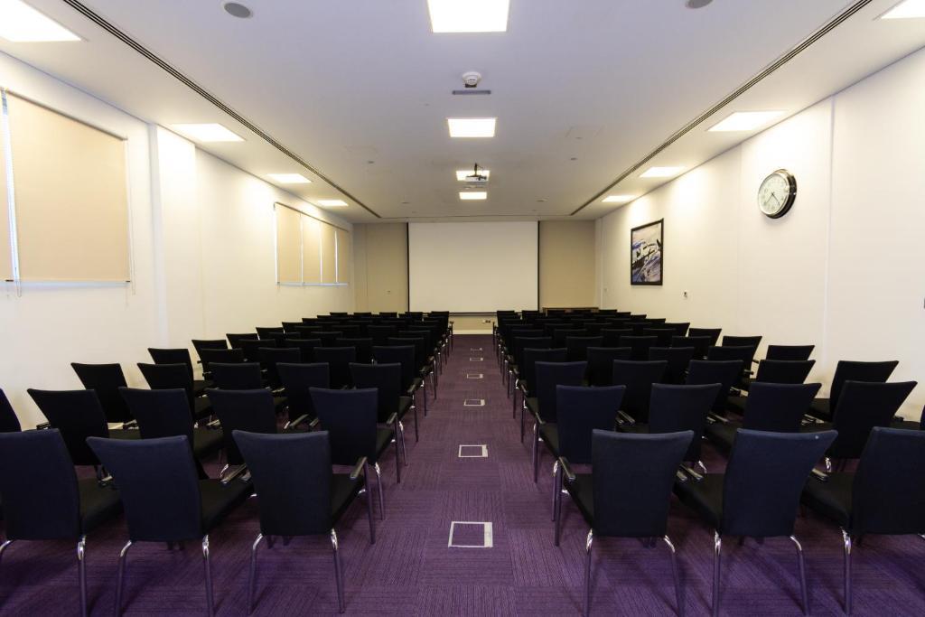Абу-Даби: Premier Inn Abu Dhabi Airport (Business Park)