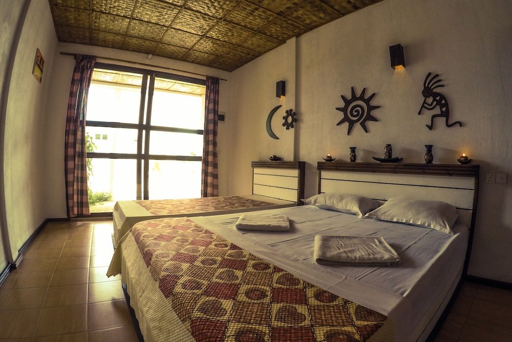 Северный атолл Мале: Happy Life Maldives