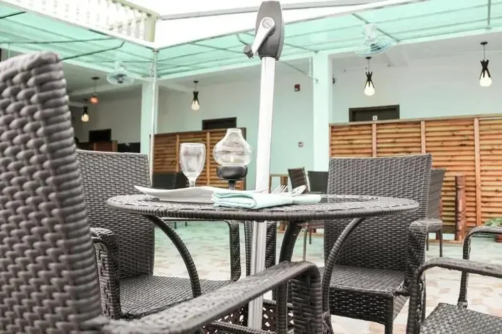 Гураиду (Атолл Каафу): Guraidhoo Inn