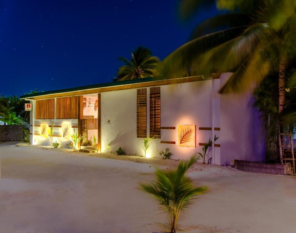 Диффуши: Отель Dhiffushi White Sand Beach