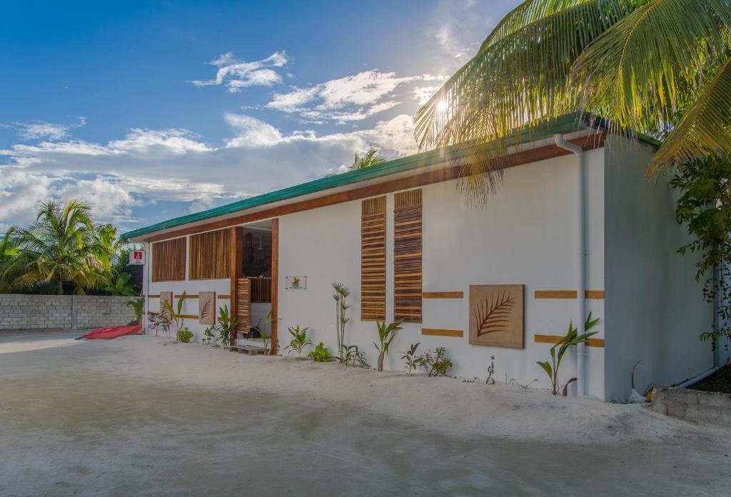 Диффуши: Отель Dhiffushi White Sand Beach