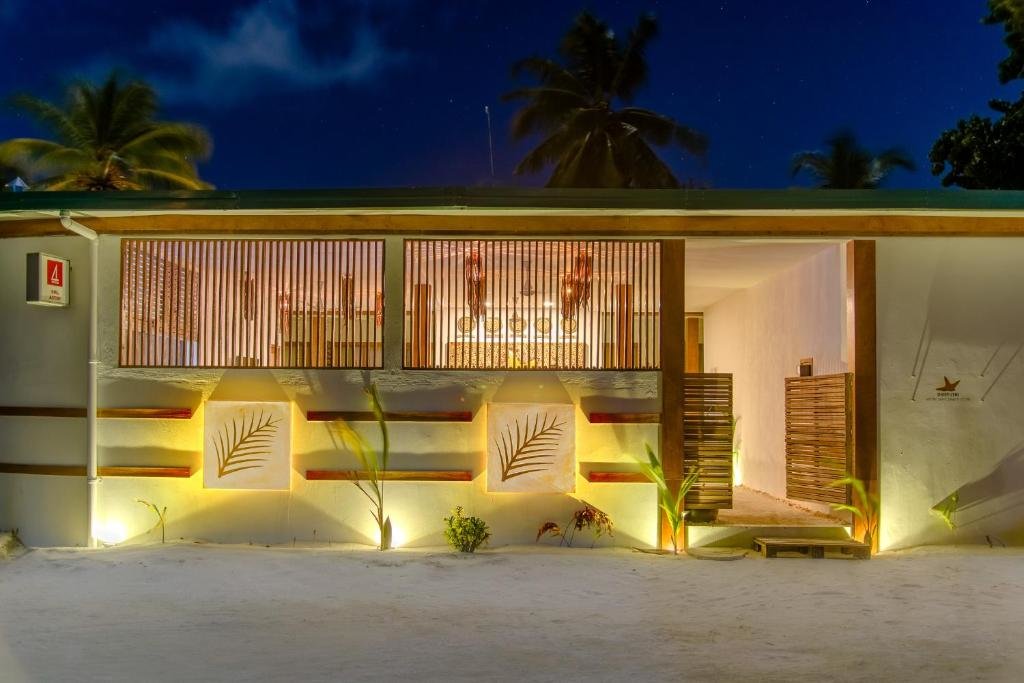 Диффуши: Отель Dhiffushi White Sand Beach