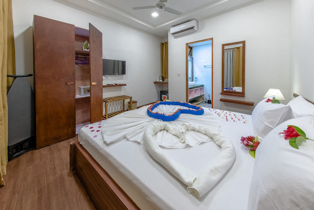 Диффуши: Отель Dhiffushi White Sand Beach