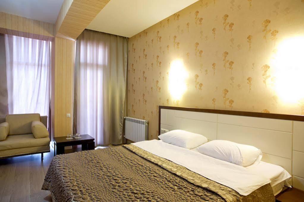 Батуми: Hotel Rio