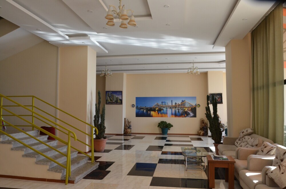 Батуми: S Bakuri Hotel