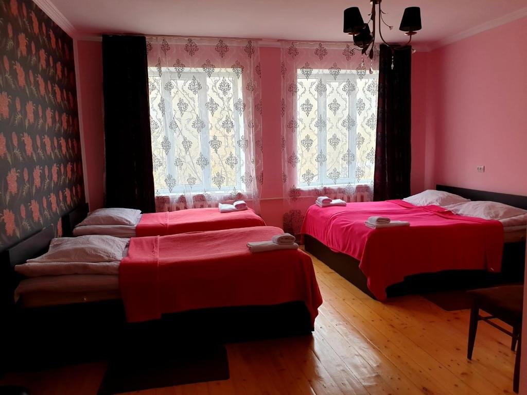 Степанцминда: Red Stone Guest House