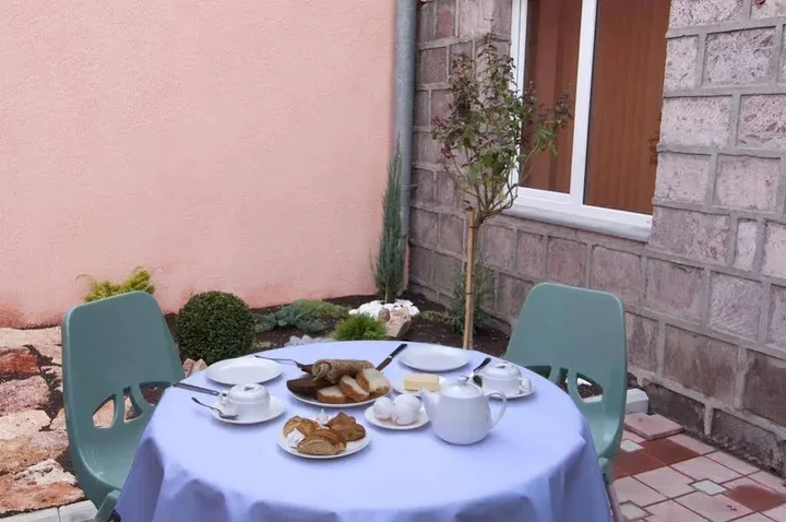 Ереван: Albert House