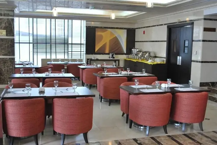 Дубай: London Crown Hotel