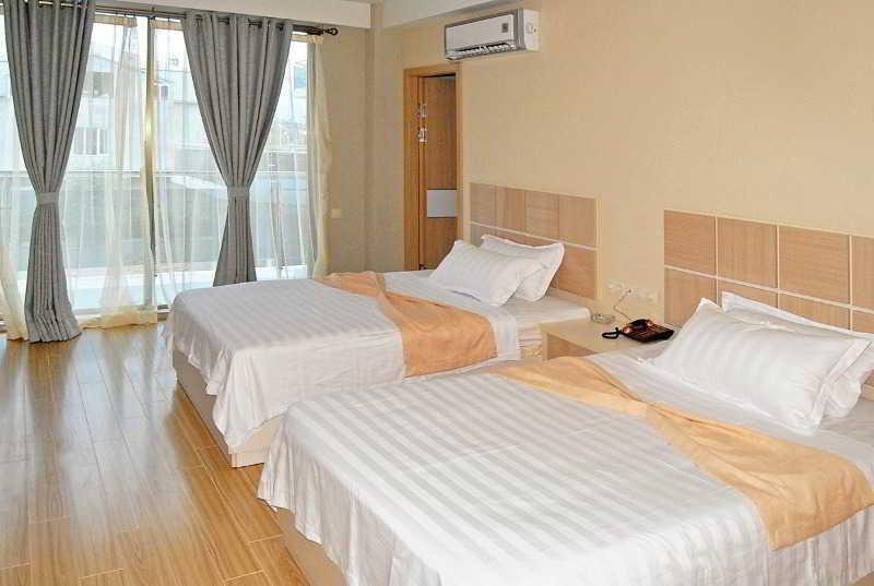 Батуми: Legacy Hotel