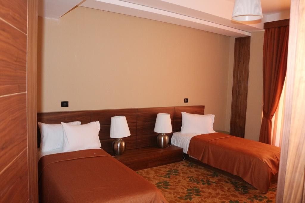 Гах: El Resort Hotel