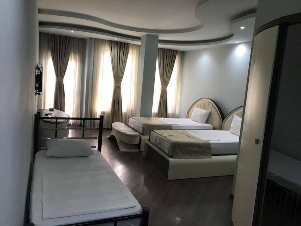 Батуми: Light Palace Hotel