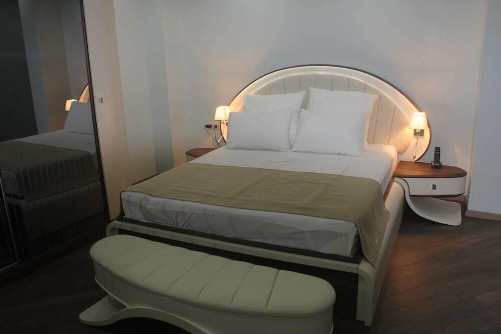 Батуми: Light Palace Hotel