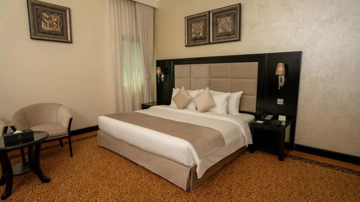 Шарджа: Royal Grand Suite Hotel