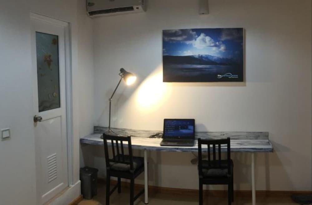 Тулусду: Cokes Surf Camp