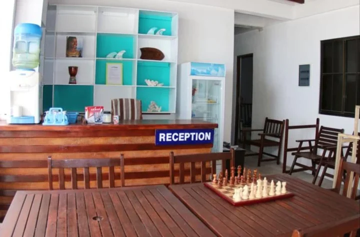 Тулусду: Cokes Surf Camp