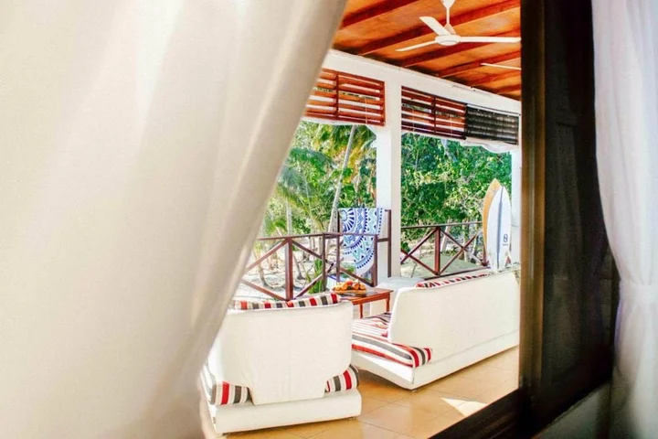 Тулусду: Cokes Surf Camp