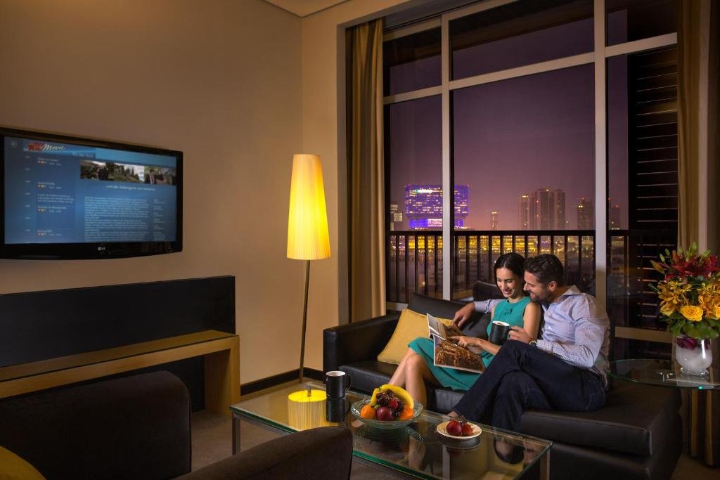 Абу-Даби: Hala Arjaan by Rotana, Deluxe Hotel Apartments