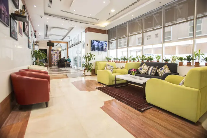 Дубай: Travellers Hotel Apartment