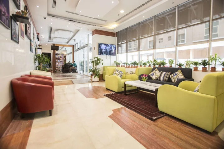Дубай: Travellers Hotel Apartment