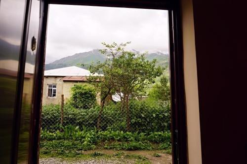 Местиа: Guest House Arina